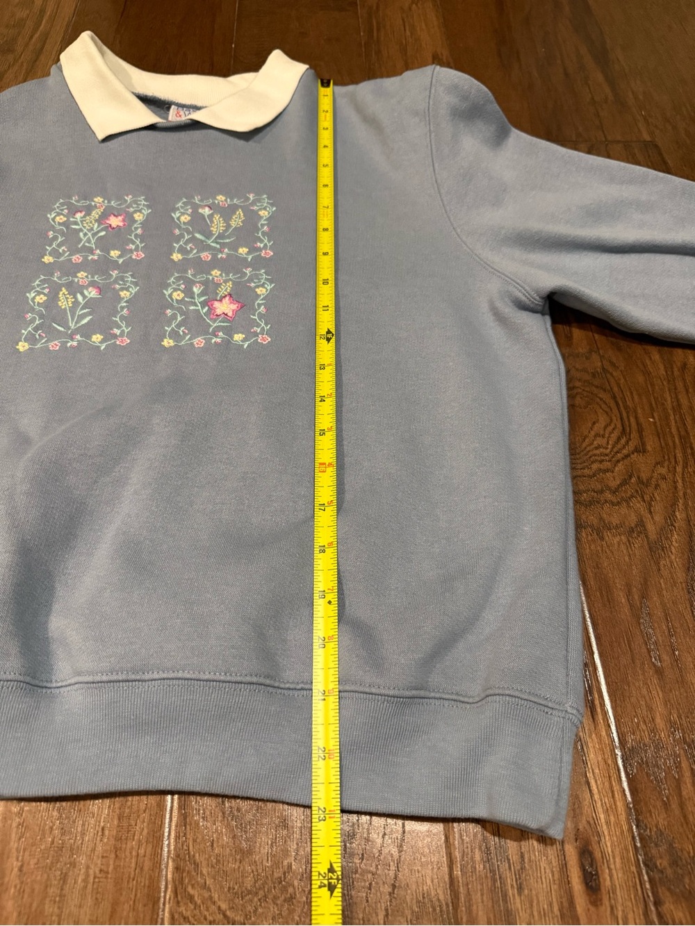 Vintage 90s Grandma-Core Spring Floral Embroidered Collared Sweatshirt PM - Picture 3 of 9